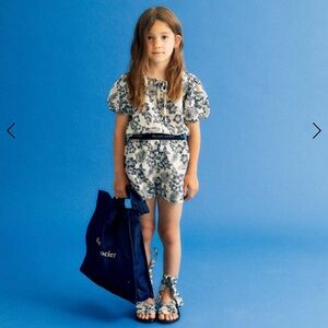 The New Society Hibiscus set